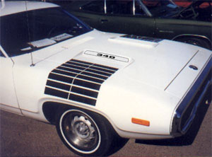 72 gtx hood to fender stripe